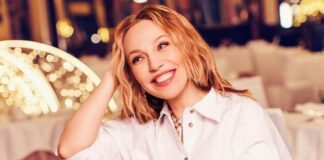 Альбина Джанабаева поблагодарила поклонников за поздравления с рождением дочери