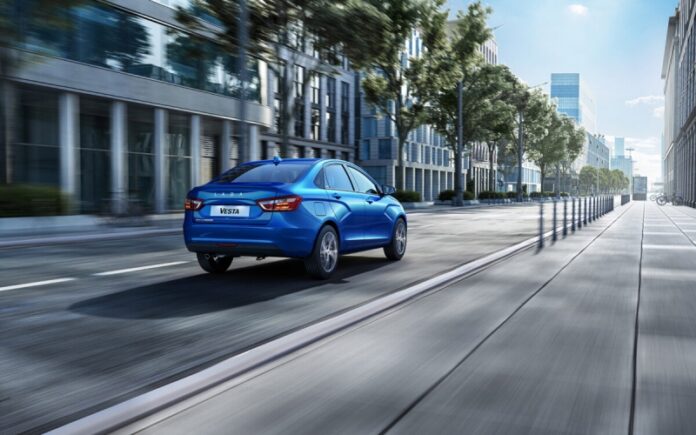 lada-vesta-fl-2022-poluchit-sistemu-kontrolja-slepyh-zon-b8f555a