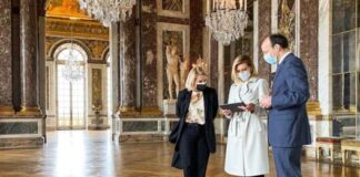 Первая леди и кеды: наряд жены президента в Версале сделал выручку ЦУМу