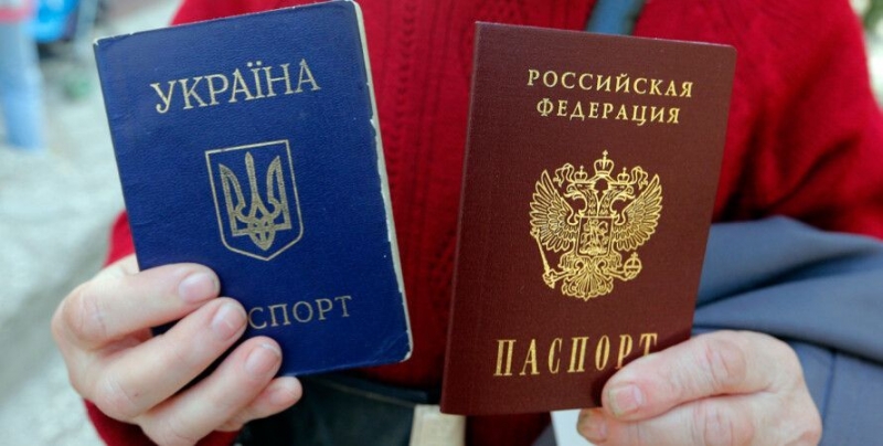 Раздача российских паспортов "добивает" ОРДЛО: выяснилась неожиданная для "ЛДНР" проблема