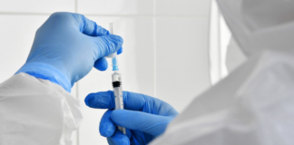 В Подмосковье от коронавируса привились более 800 тысяч человек