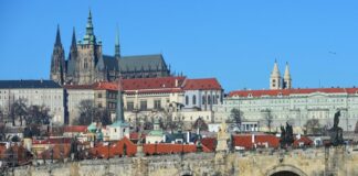 В Праге не исключили, что Чехия может выслать всех российских дипломатов