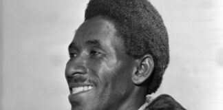 Легендарный исполнитель регги и даб-музыки Ли Перри умер в возрасте 85 лет