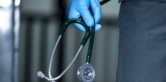 Иммунолог Жемчугов рассказал об одном из неявных симптомов COVID-19