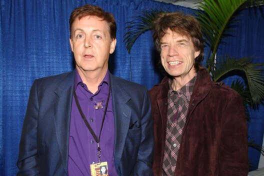 
            Пол Маккартни обозвал Rolling Stones блюзовой кавер-группой        