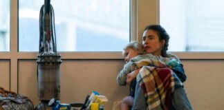 Сериал «Горничная» может побить рекорд «Ход королевы» и стать лучшим на Netflix