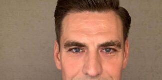 «Это приносит моей семье и друзьям боль»: Дюжев опроверг, что его выгнали с шоу Юдашкина