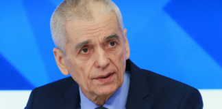 Онищенко высказался о вероятности заболеть COVID-19 в самолёте