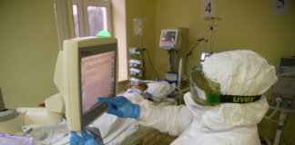 Мурашко рассказал о самочувствии заболевших штаммом коронавируса «омикрон» россиян