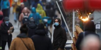 Во Франции не исключили введения четвёртой дозы вакцины от COVID-19