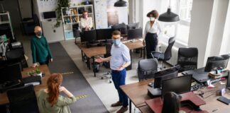 Доктор биологических наук Семёнов напомнил о важности соблюдения мер безопасности в пандемию