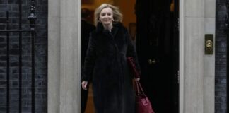 Глава МИД Великобритании Лиз Трасс заболела коронавирусом