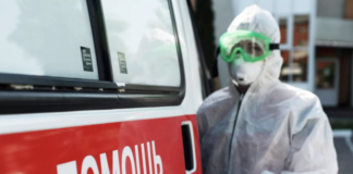 За сутки в России госпитализировали 2923 человека с COVID-19