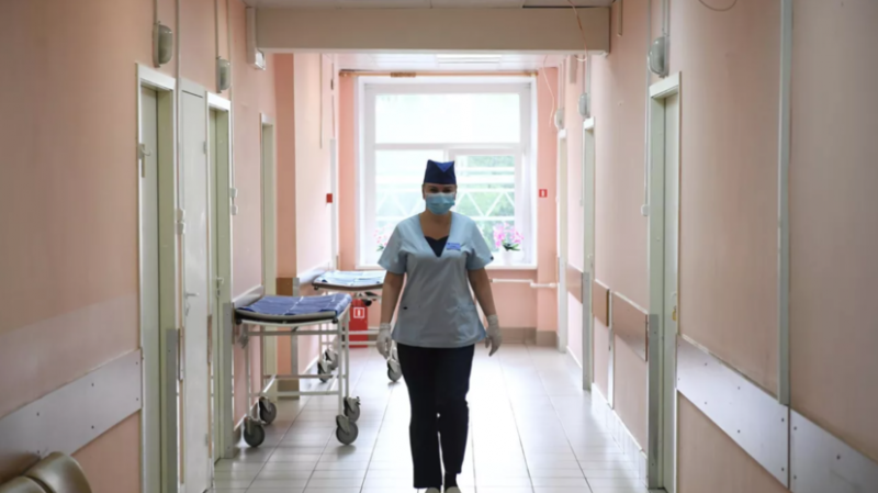 В России за сутки госпитализировали 1218 человек с коронавирусом