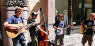 В Тернополе уличным музыкантам запретили петь на русском