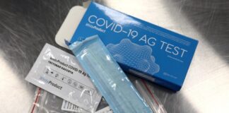 За сутки в России госпитализировали 1618 человек с COVID-19