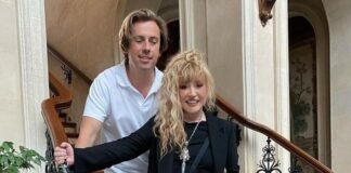 Пугачёва рассказала Раймонду Паулсу о намерении вернуться в Москву с детьми