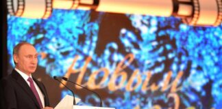 ТВ-продюсер рассказал о судьбе новогодних «голубых огоньков»: не такие, как раньше