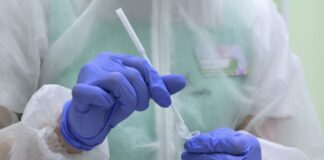 В России за сутки выявили 33 186 случаев коронавируса