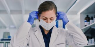 Вирусолог Ларичев высказался о будущем пандемии