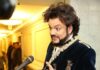 Недовольный Киркоров во время концерта в Казахстане отхлестал букетом своего представителя