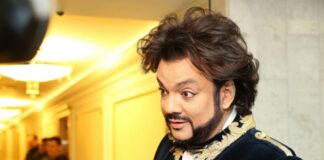 Недовольный Киркоров во время концерта в Казахстане отхлестал букетом своего представителя