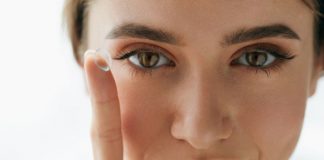 Выбираем контактные линзы для плавания: рекомендации