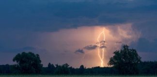 Синоптик назвал три области, на которые обрушатся ливни и мощные грозы