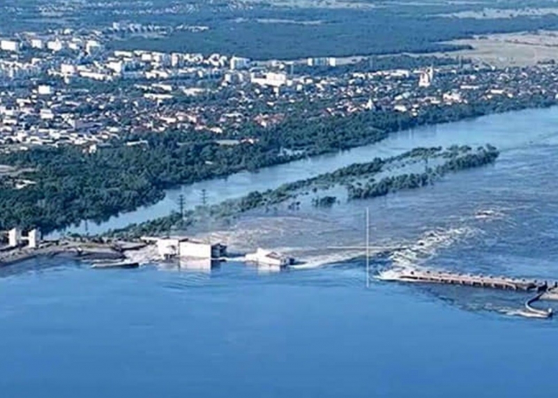 "Многие утонули", - после прорыва Каховской ГЭС на левом берегу Днепра пропали 374 человека