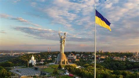 "Родину-мать" в Киеве переименуют: как назовут монумент