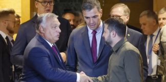 Зеленский и Орбан пожали руки в Испании: момент попал в объективы камер