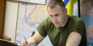 Костенко однозначно ответил на вопрос, имеют ли право представителей ТЦК вручать повестки на улице