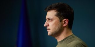 «Ничтожество Путин сутки молчал», — Зеленский отреагировал на попытки обвинить Украину в теракте