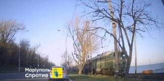 «Плохой звоночек в Мариуполе», — Андрющенко показал первый запуск поезда оккупантами