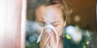 Роспотребнадзор: заболеваемость COVID-19 за неделю выросла почти на 30%