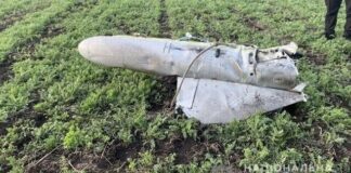 В Харькове в одном из дворов обнаружили неразорвавшуюся российскую ракету Х-59