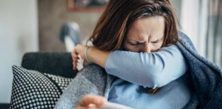 Вирусолог Малинникова рассказала об осложнениях после лёгкого COVID-19