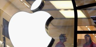 Bloomberg: Apple оказалась на грани сильнейшего кризиса со времён коронавируса