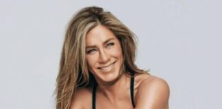 Дженнифер Энистон ответила на обвинения в пластических операциях