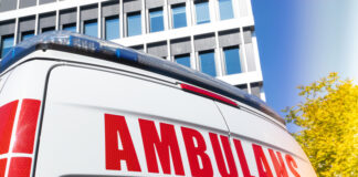 Экс-главу Минздрава Польши Недзельского избили за ковидные ограничения