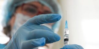 Онищенко: прививаться от COVID-19 в текущем эпидсезоне нет необходимости