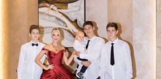 Как Мария Погребняк нарядила четверых сыновей для семейной фотосессии