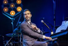 Эти строки не рассчитаны на лайки: Ургант зачитaл письма подростков с неизлечимыми болезнями